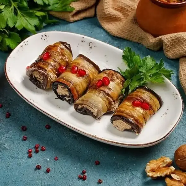 Рулетики из баклажанов с орехами